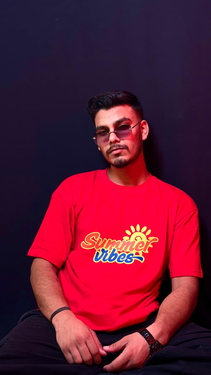 The  "Summer Vibes" Oversized Graphic Tee